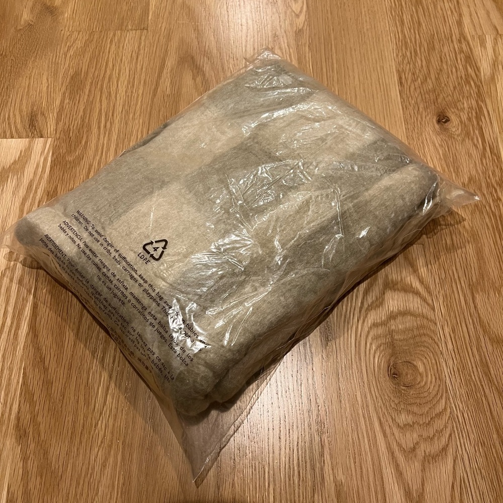 NWT ⭐️ Madewell Brushed Pastel Plaid Scarf - Picture 3 of 3